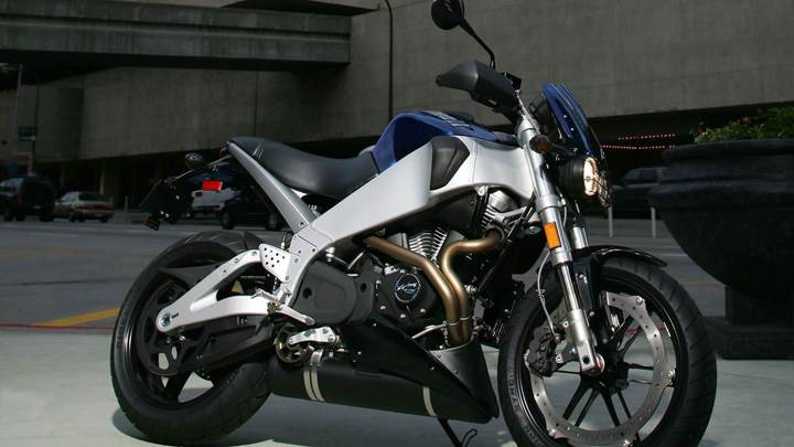 Buell Lightning XB9SX Standing On Road Side Pose